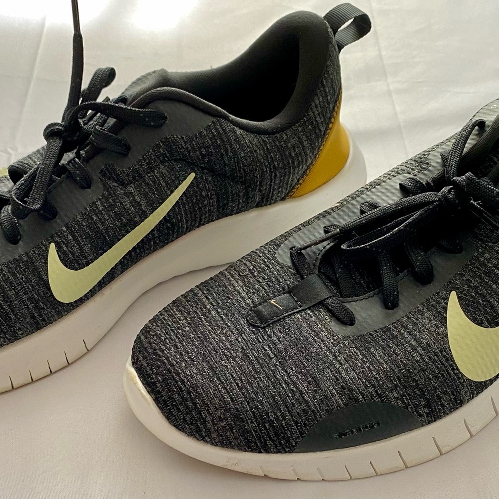 Nike Flex Men’s Black Yellow Size 12 Shoes